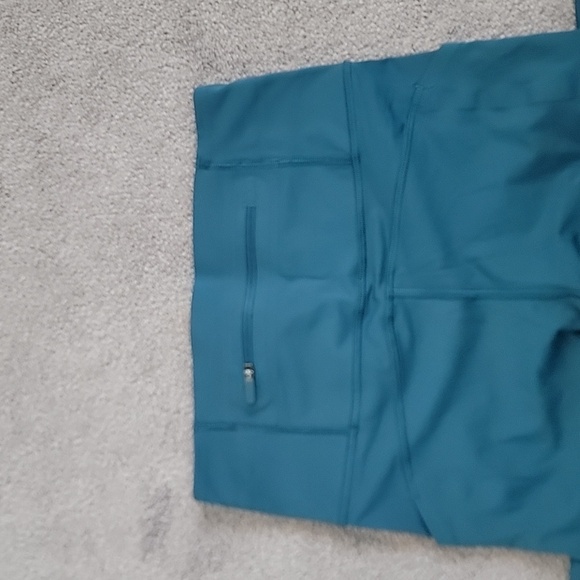 Lululemon women's align crop with side pockets - Picture 5 of 8